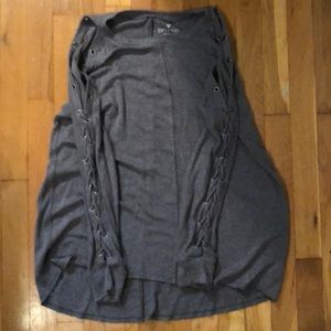 Open shoulder American Eagle top